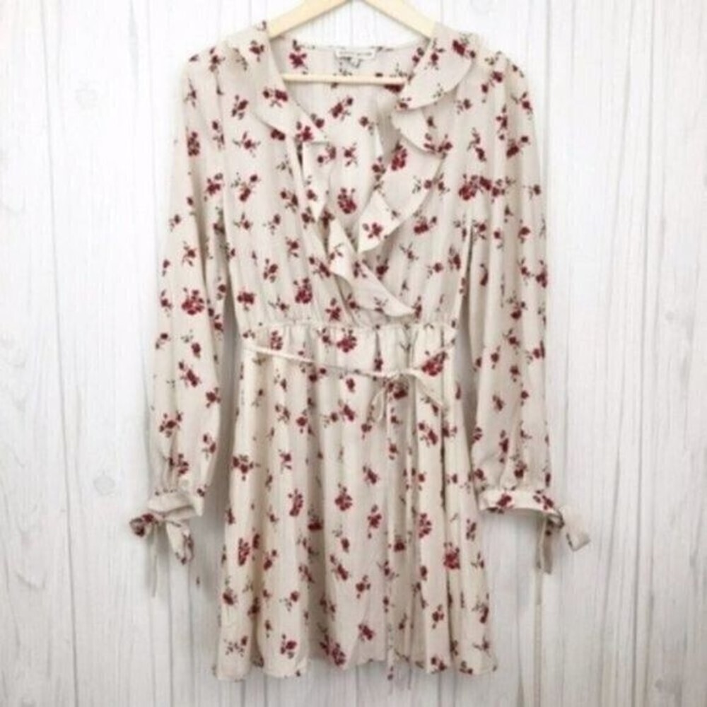 MOON RIVER Floral Ruffle Faux Wrap Dress - Picture 2 of 7